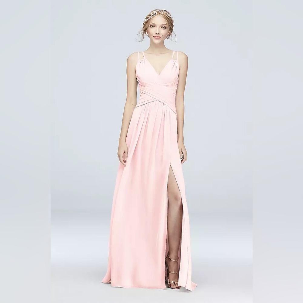 DAVID'S BRIDAL petal
Plunge V-Neck Crinkle Chiffon Bridesmaid Dress
STYLE F19837
